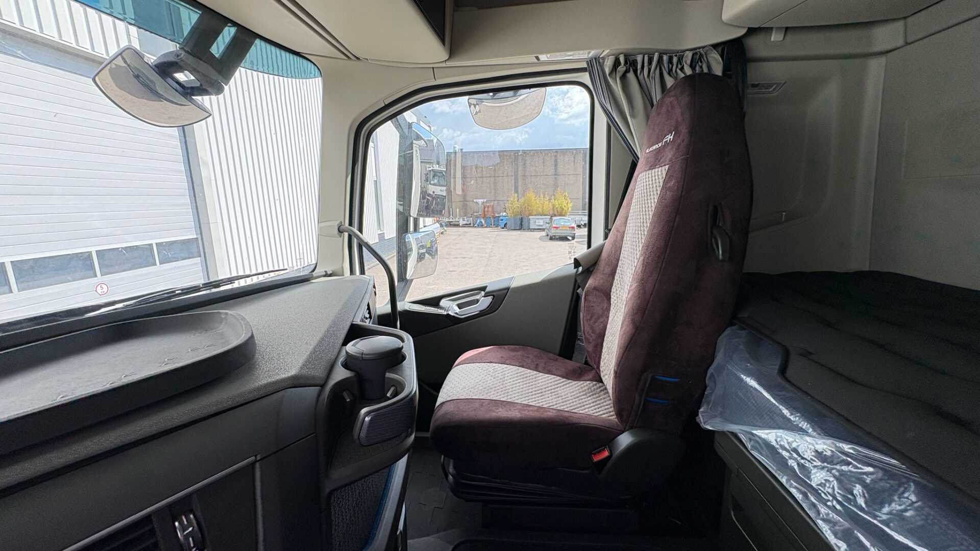 NIEUW 2025 Volvo FH 500 8x4 - Amphitec Vortex 9000 Vacuümmachine